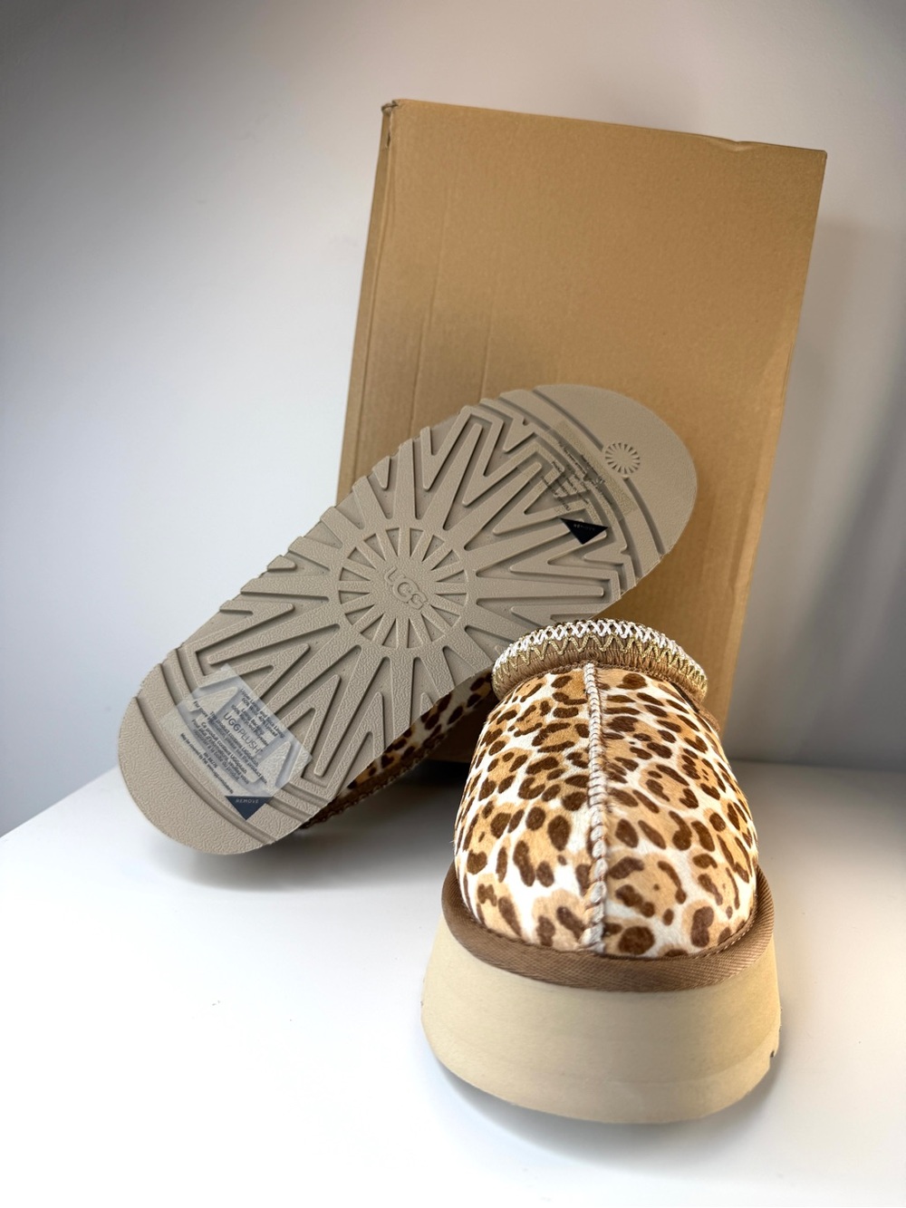 UGG Tazz Plains Leopard Print Slippers Felicity Leopard Jasmine Size 8 / 10 NEW - Picture 13 of 16